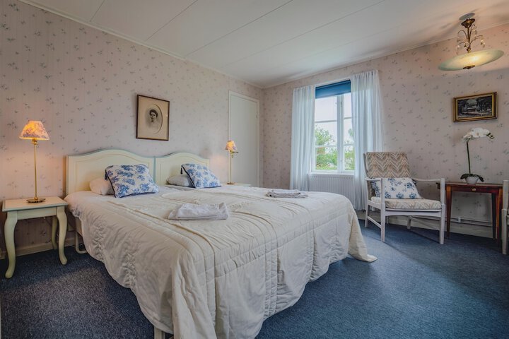 Room 40 of 148