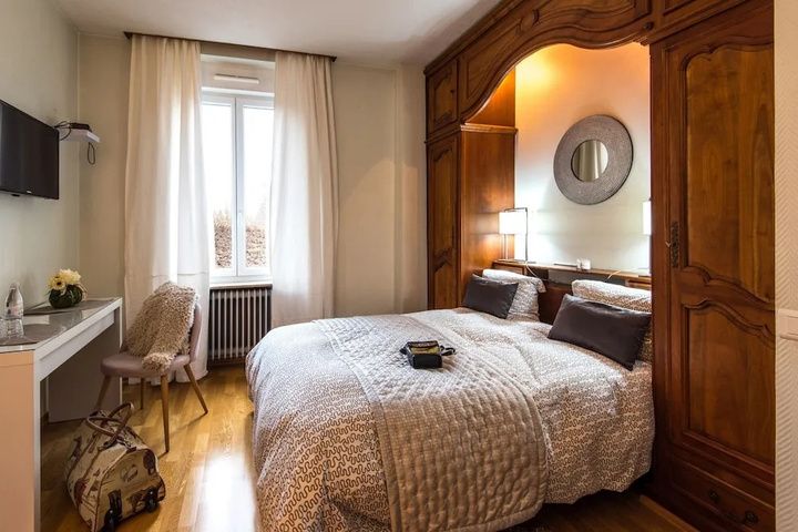 Room 5 of 21