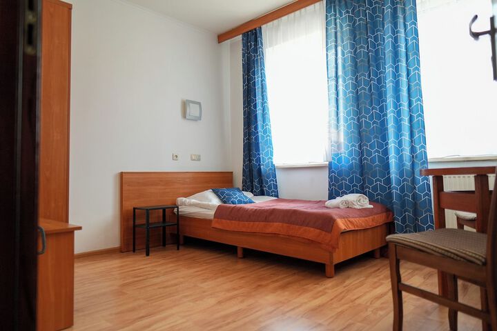 Room 19 of 77