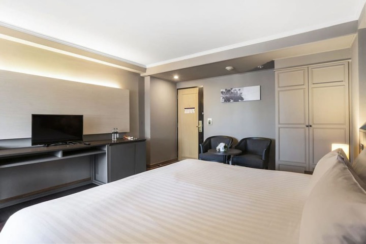 Room 8 of 88