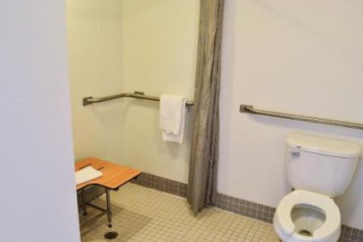 Room 6 of 65