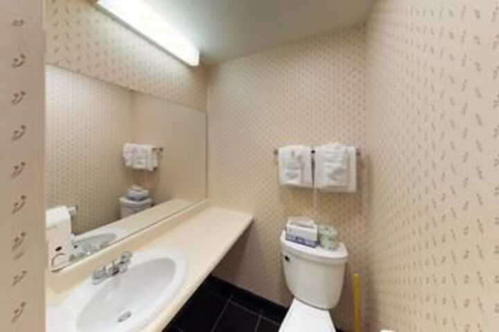 Room 10 of 171