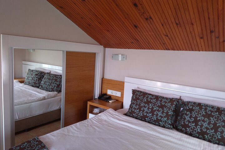 Room 35 of 123