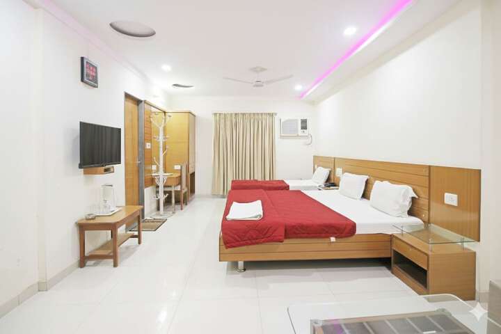 Room 11 of 22