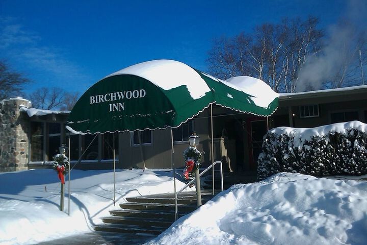 cheap hotels harbor springs mi