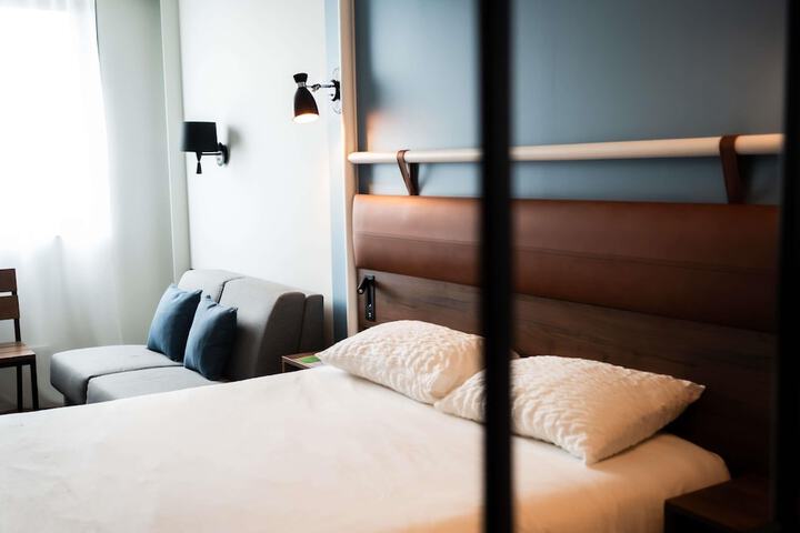Room 21 of 163