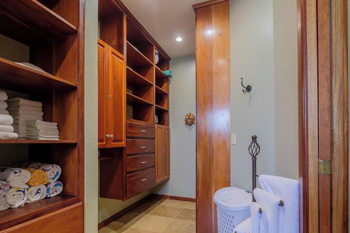 Room 765 of 927