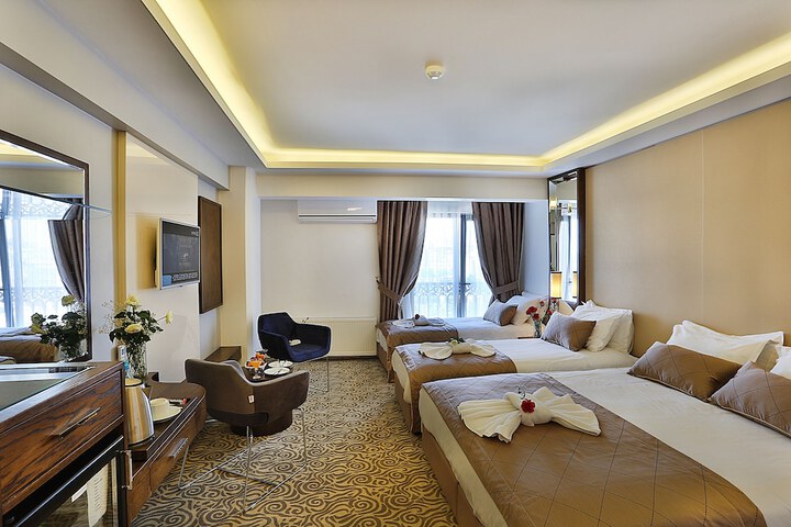 Room 35 of 84