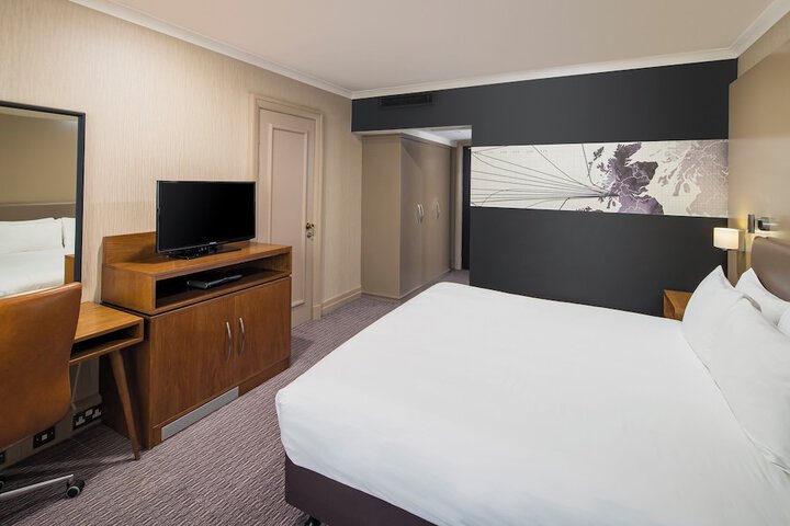 Room 11 of 64