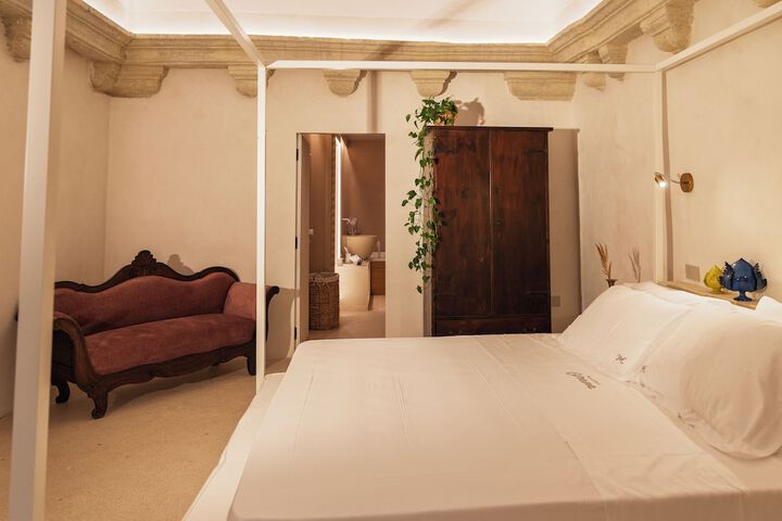 Room 49 of 144