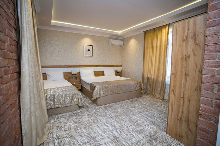 Room 6 of 38