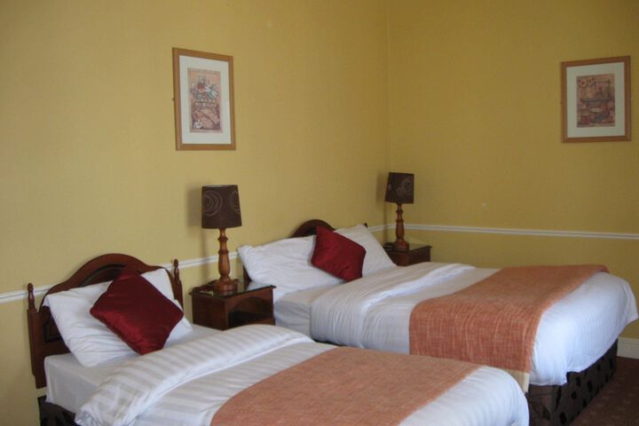 Room 7 of 27