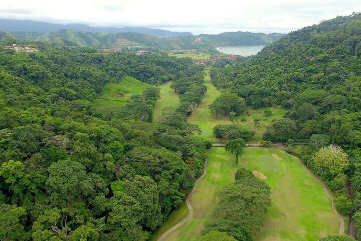 Room 9 of 12