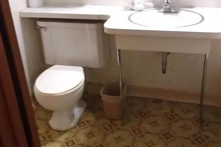Room 20 of 23
