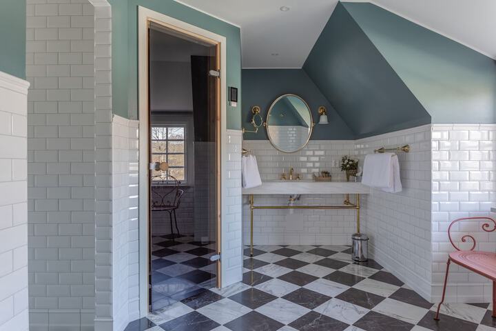 Clean Restrooms