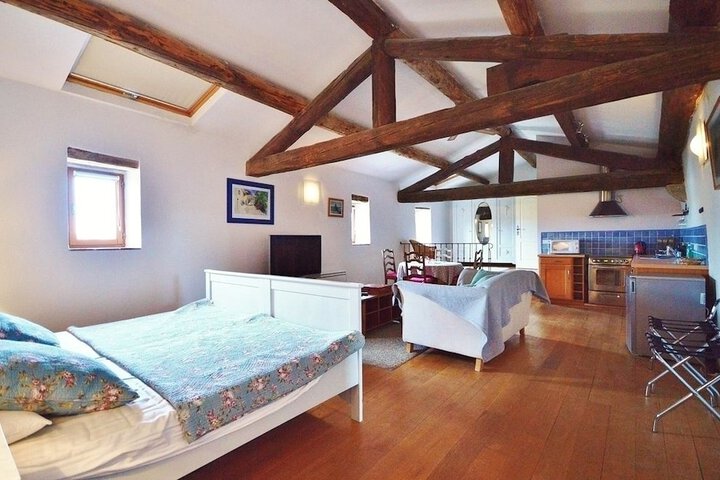 Room 8 of 36