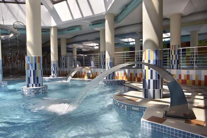 Pools & Facilities