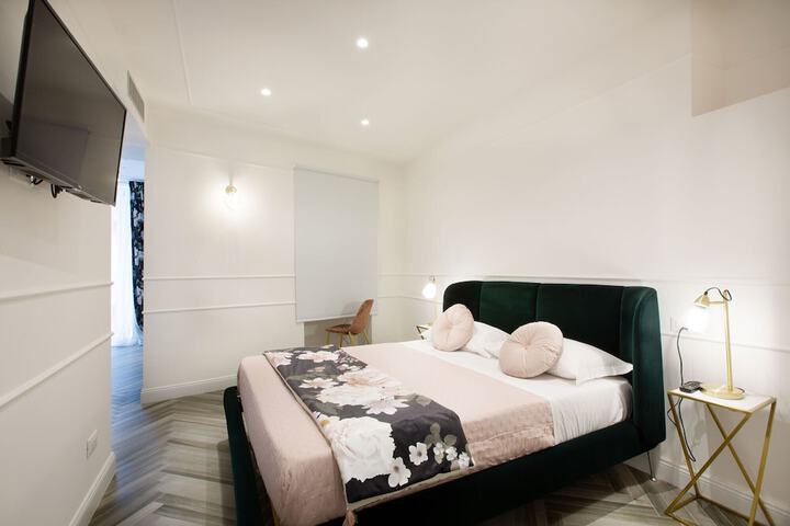 Room 10 of 74