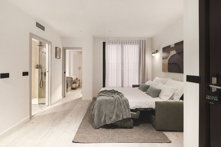 Room 28 of 81