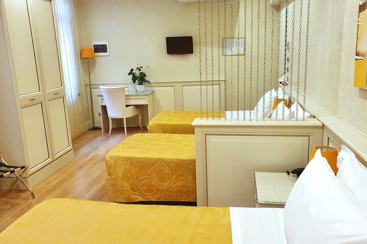 Room 17 of 126