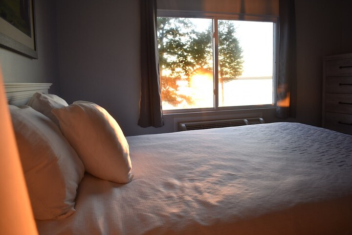 Room 8 of 18