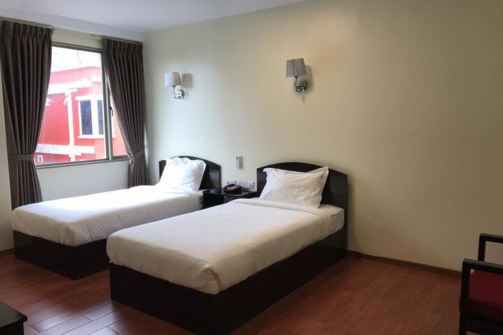 Room 2 of 5