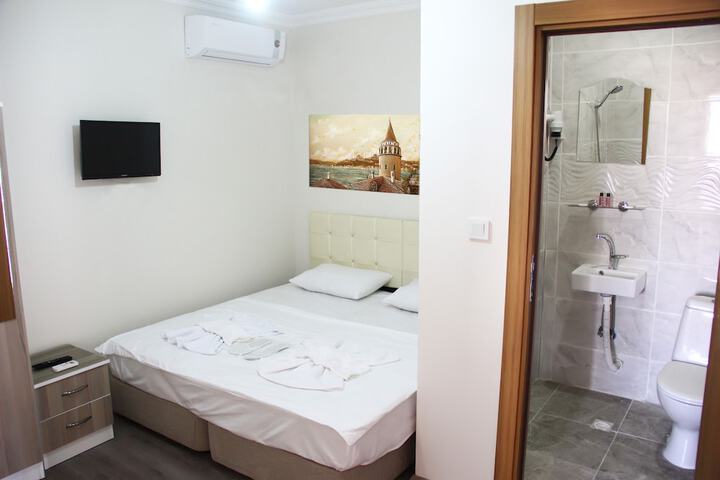 Room 3 of 54