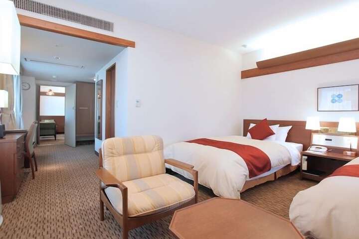 Room 18 of 48