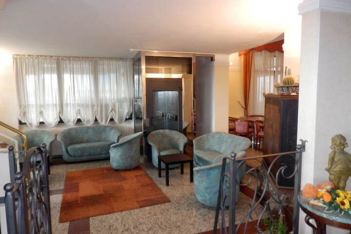 Hotel Interior 5 of 49