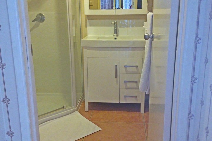 Room 32 of 68