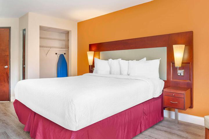 2 Double Beds (3 of 12)