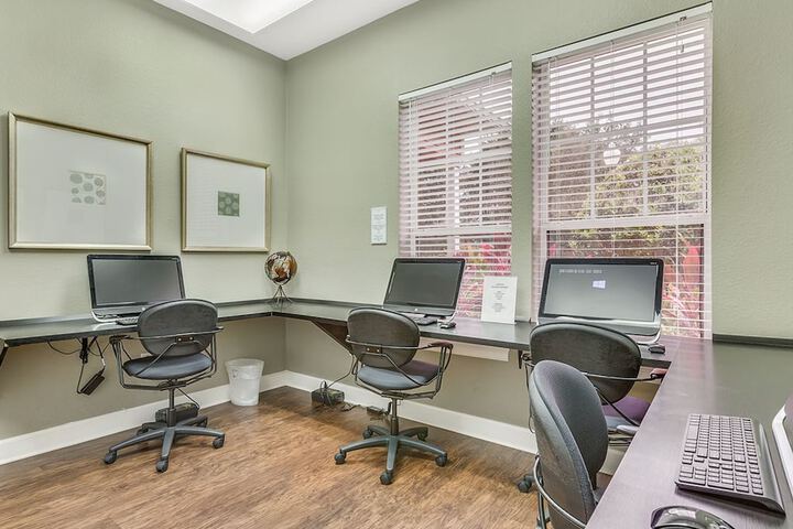 Business Center 43 of 51