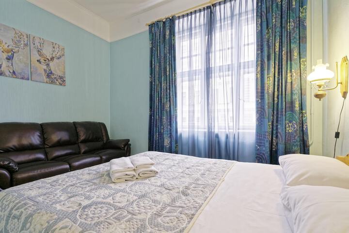 Room 48 of 272