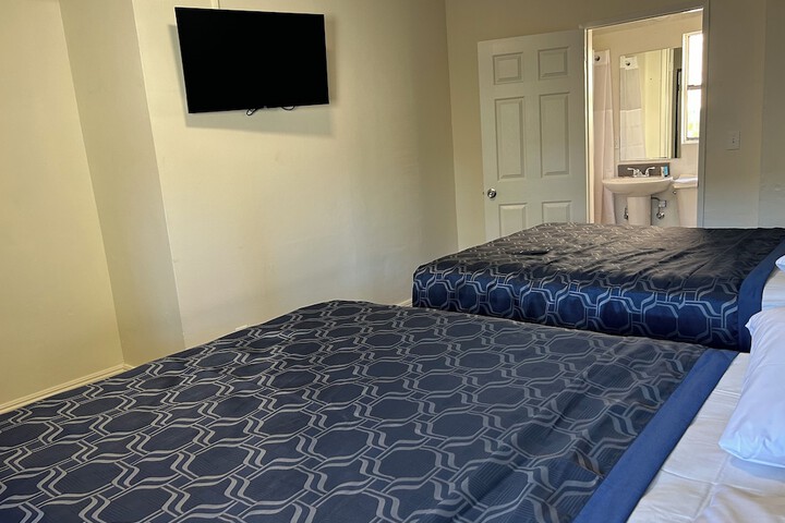 Room 12 of 19