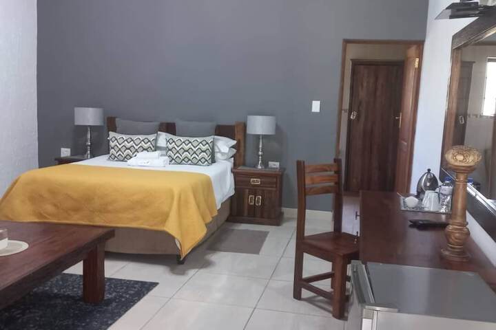 Room 6 of 27