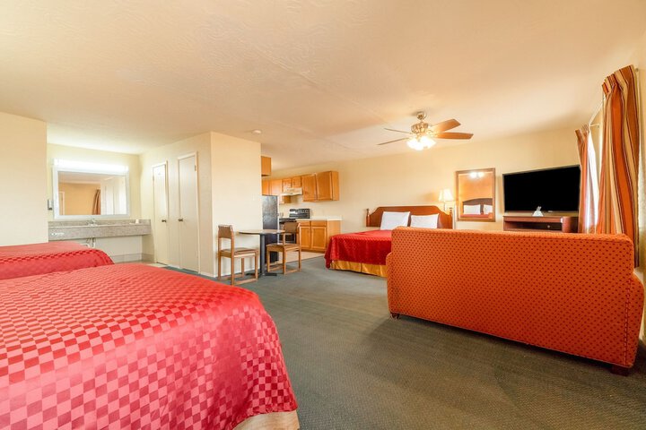 Room 16 of 76