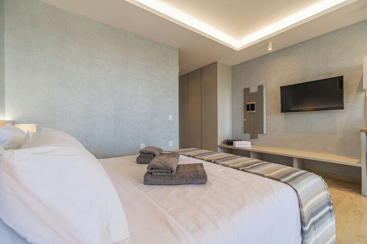 Room 7 of 27