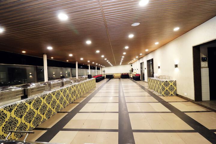 Ballroom/Hall 42 of 68