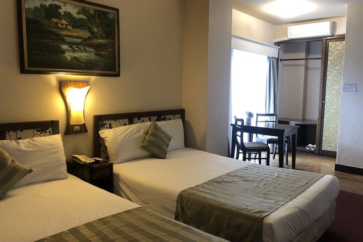 Room 19 of 40