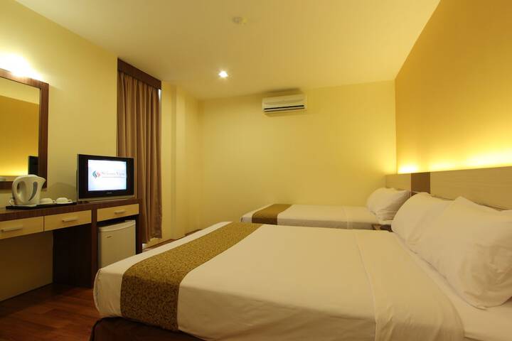 Room 4 of 40