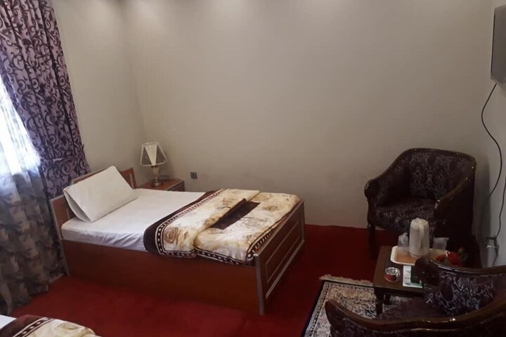 Room 30 of 38