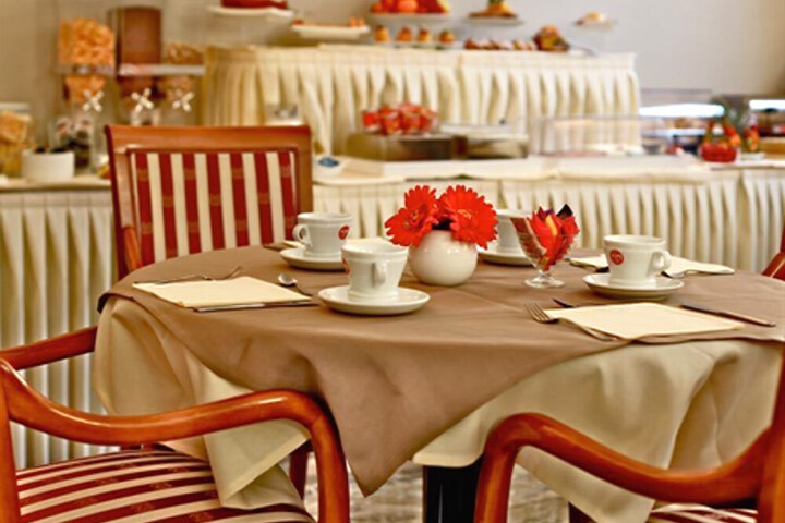 Breakfast/Coffee Service 38 of 53