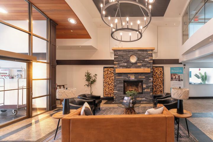 Guest Lobby