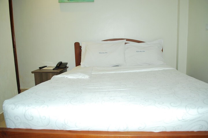 Room 13 of 46