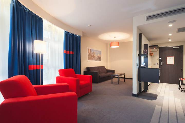 Room 16 of 114