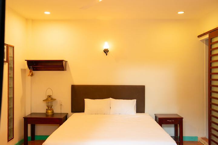 Room 35 of 59
