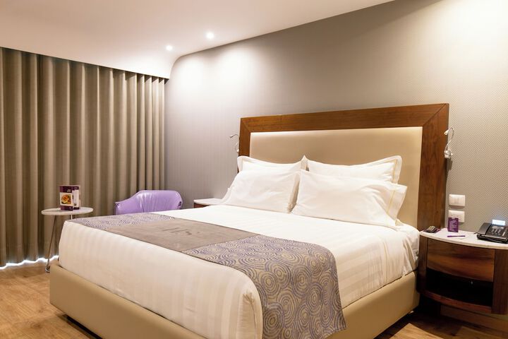 Room 10 of 31