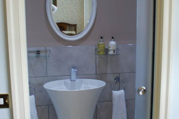 Room 4 of 64
