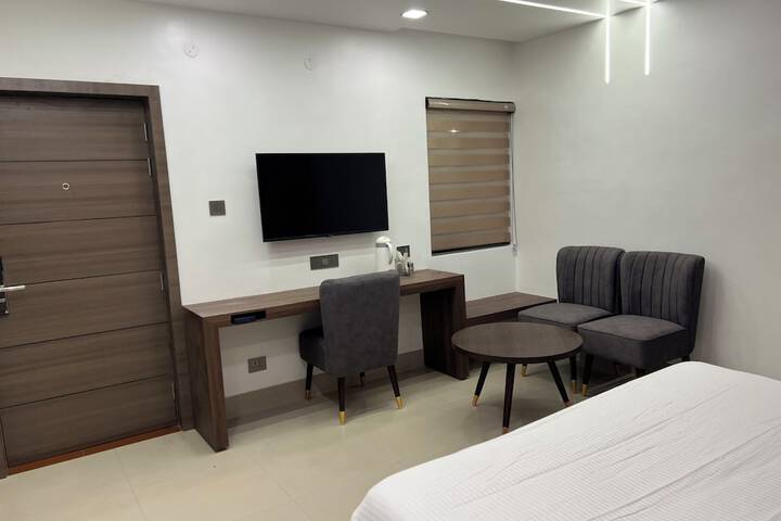 Room 9 of 221