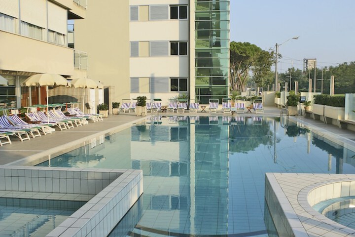 Pool Hotel